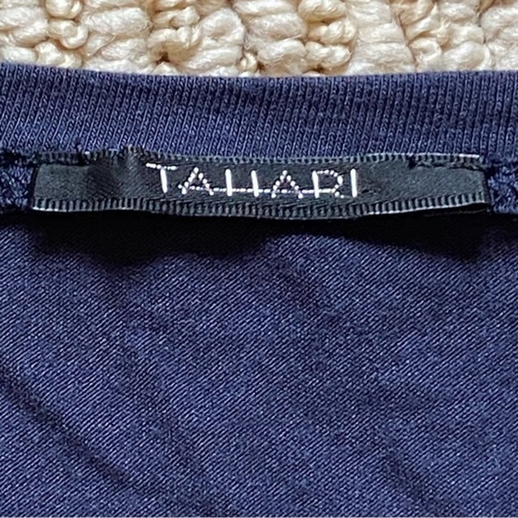 Tahari black scoop neck short sleeve tee shirt Medium NWOT - Picture 6 of 11